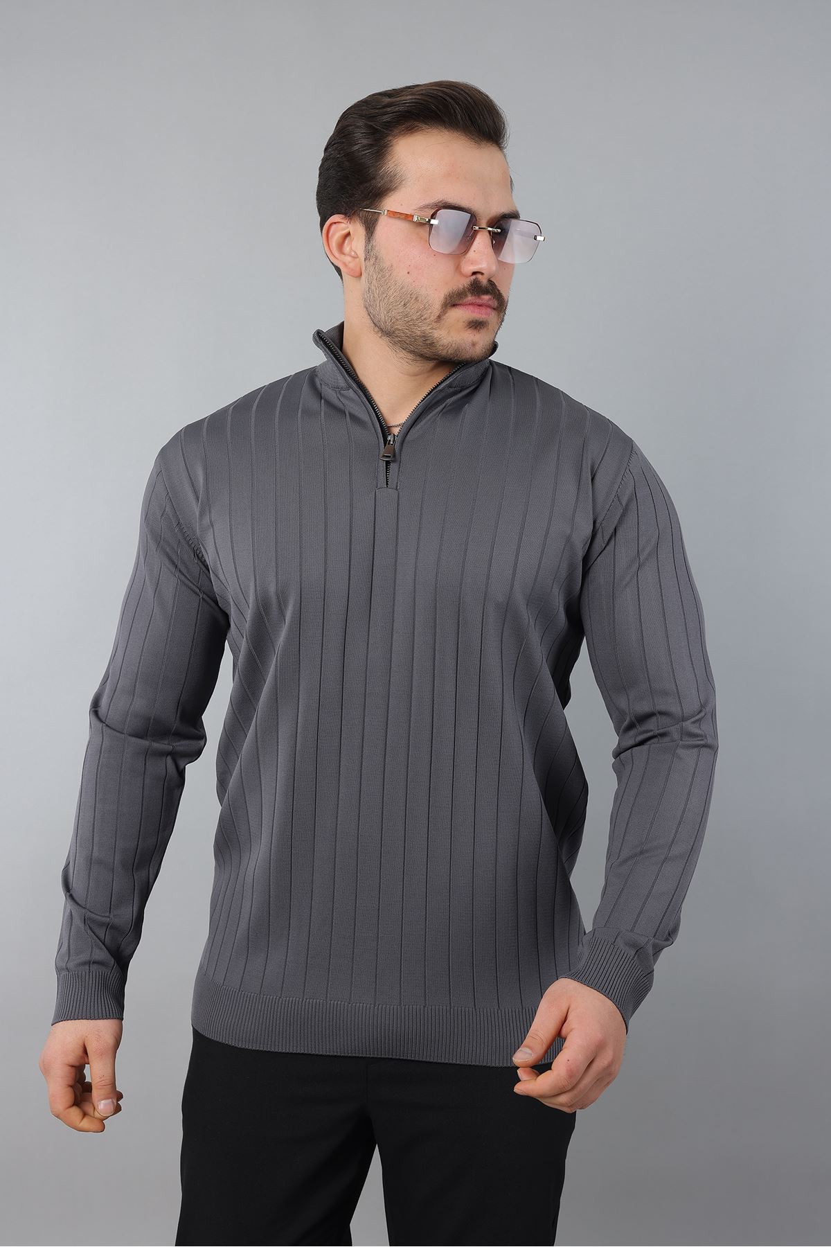 Erkek Dik Yaka Uzun Kol Yarım Fermuar Kendinden Desenli Triko