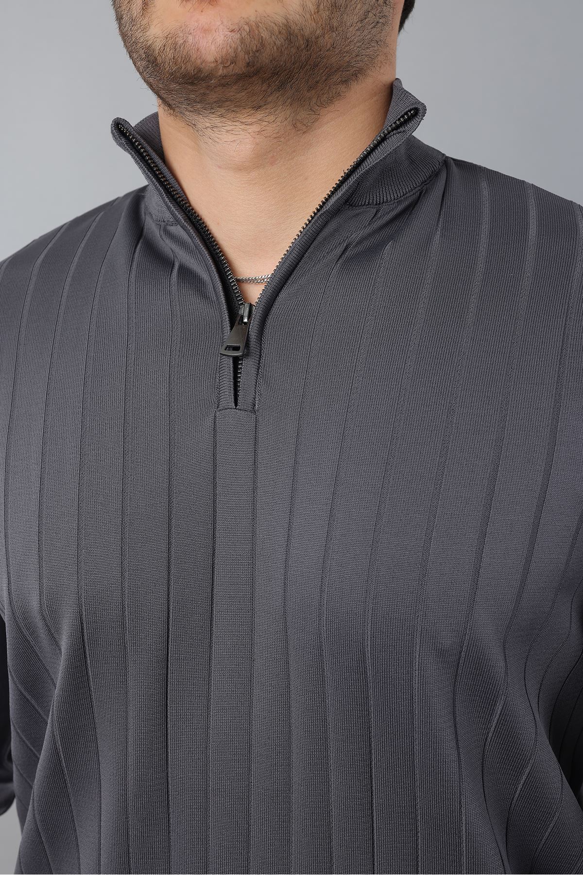 Erkek Dik Yaka Uzun Kol Yarım Fermuar Kendinden Desenli Triko