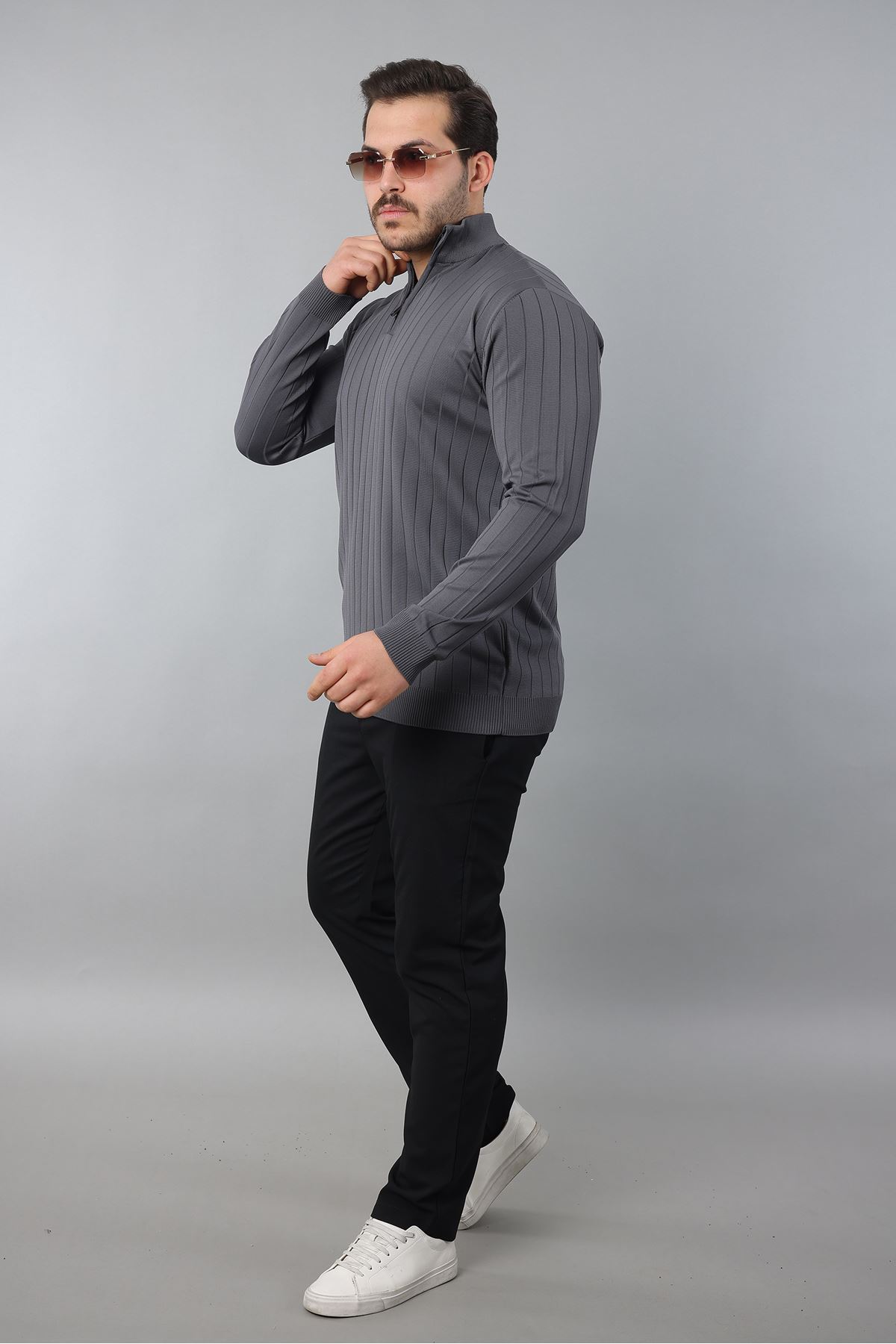 Erkek Dik Yaka Uzun Kol Yarım Fermuar Kendinden Desenli Triko