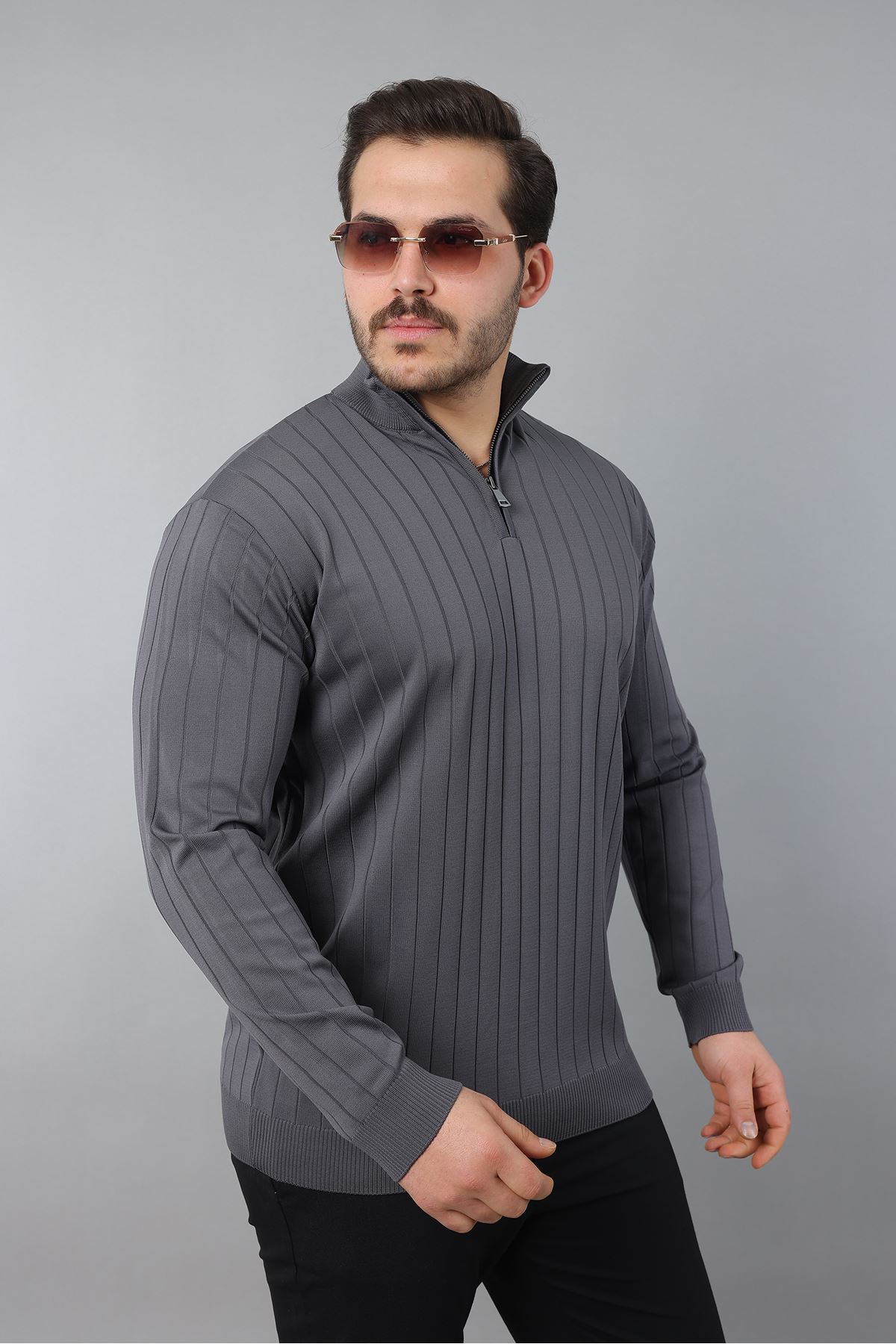 Erkek Dik Yaka Uzun Kol Yarım Fermuar Kendinden Desenli Triko