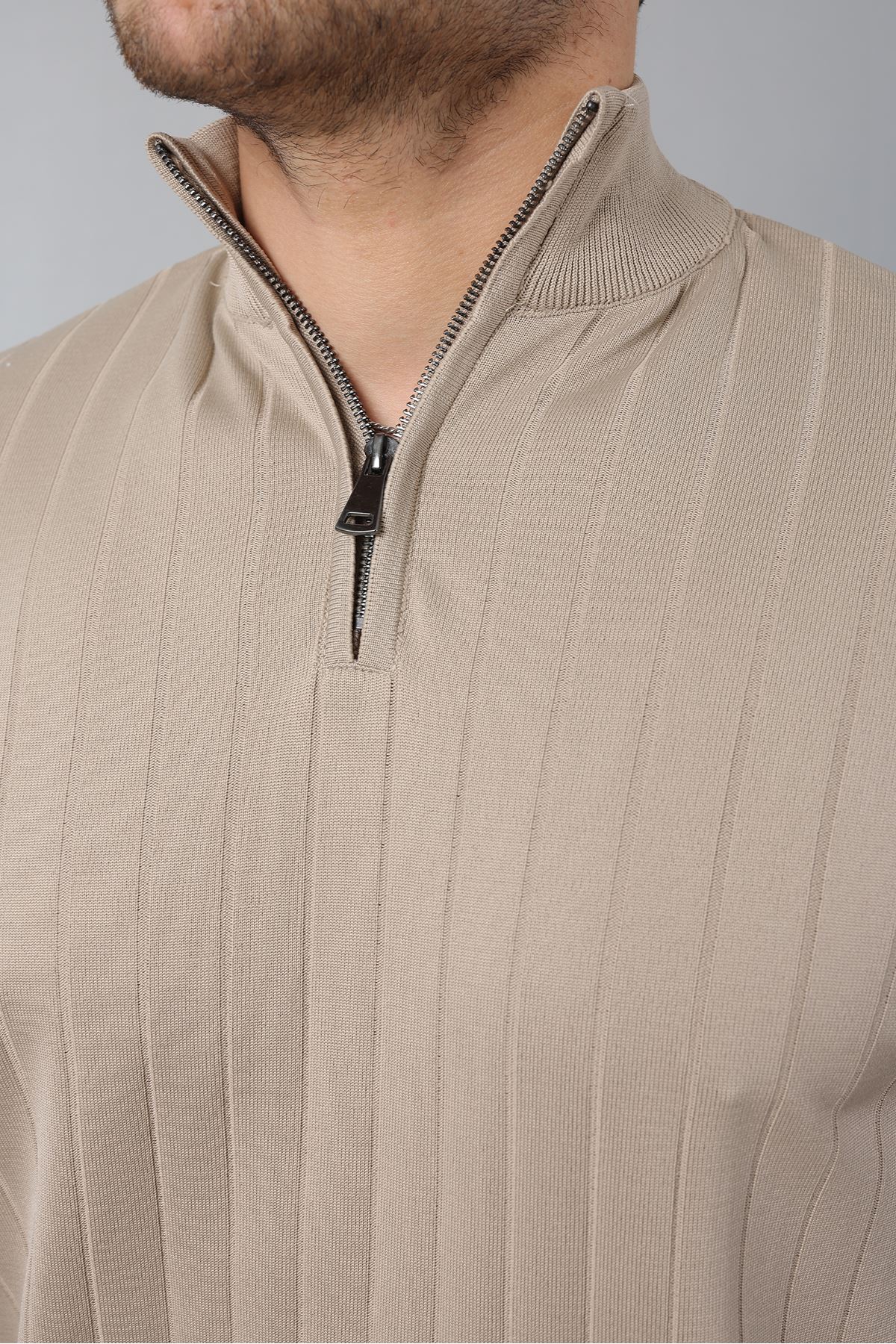 Erkek Dik Yaka Uzun Kol Yarım Fermuar Kendinden Desenli Triko