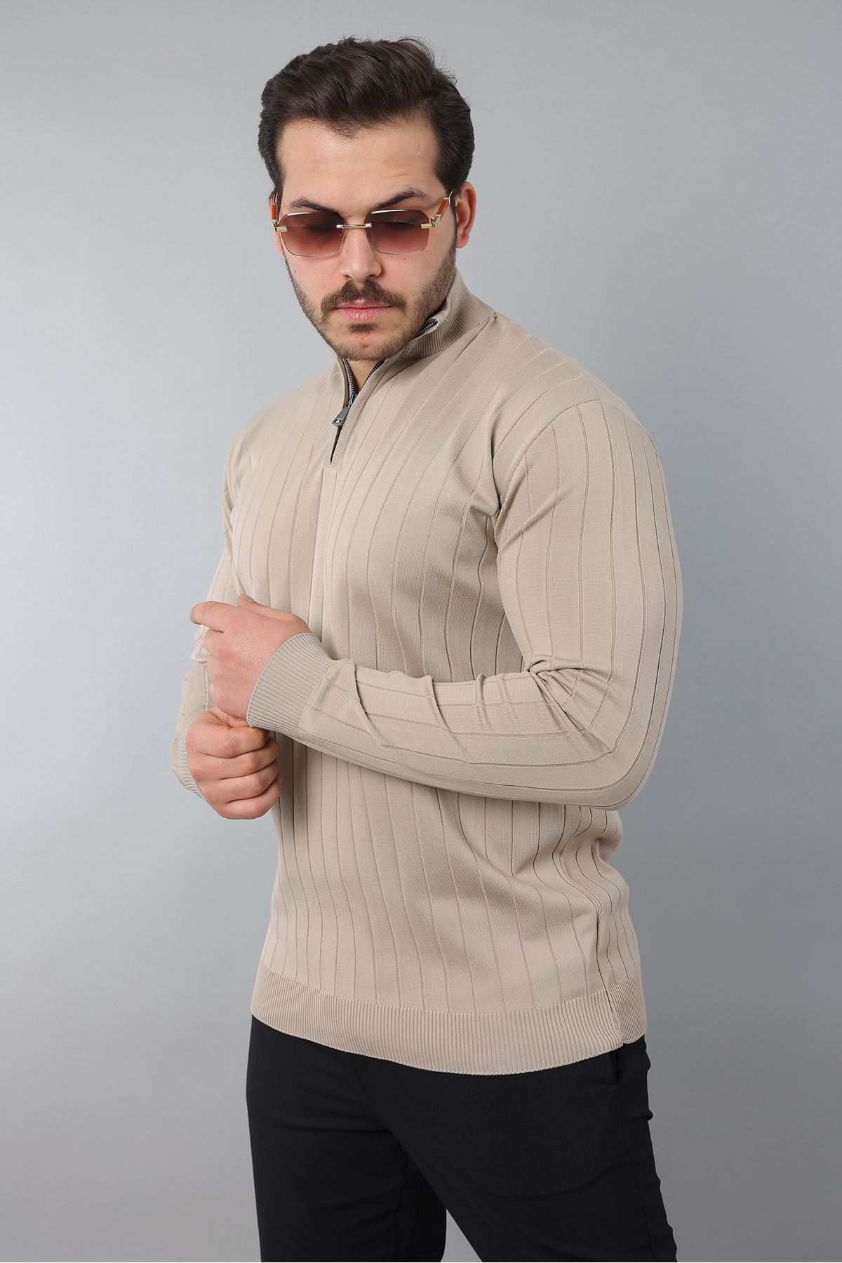 Erkek Dik Yaka Uzun Kol Yarım Fermuar Kendinden Desenli Triko
