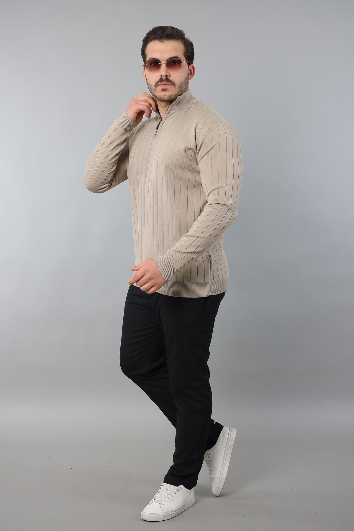 Erkek Dik Yaka Uzun Kol Yarım Fermuar Kendinden Desenli Triko