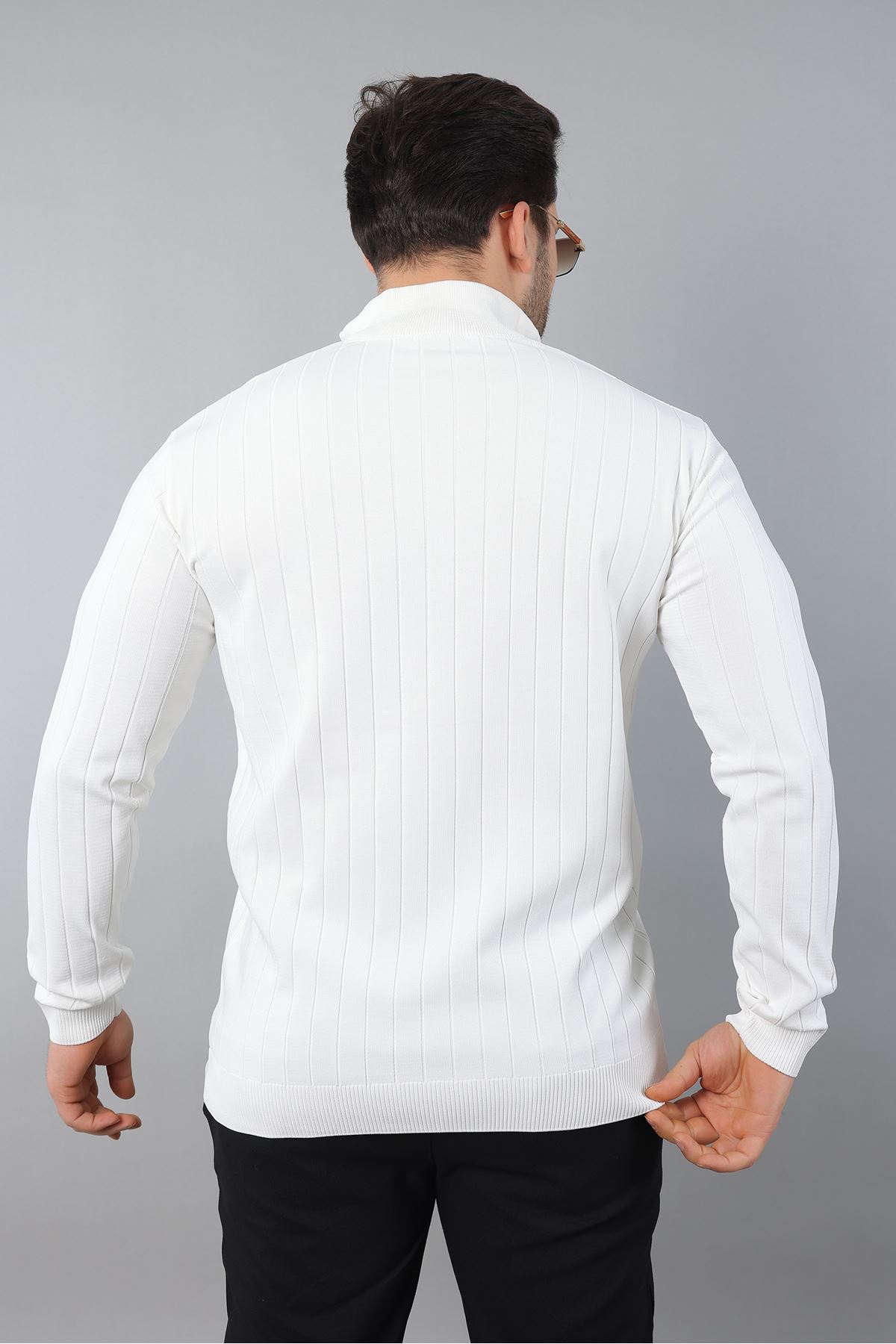 Erkek Dik Yaka Uzun Kol Yarım Fermuar Kendinden Desenli Triko