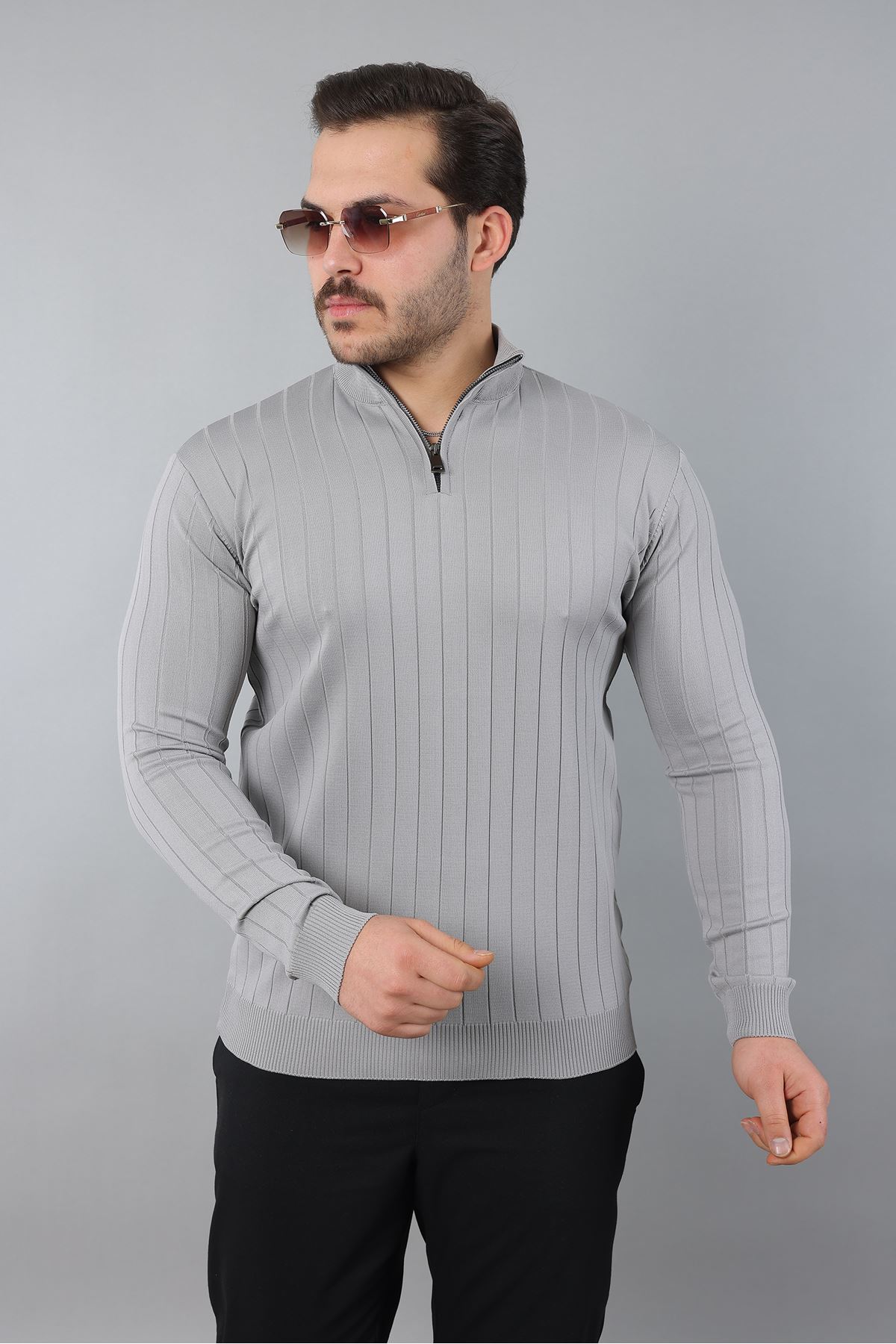 Erkek Dik Yaka Uzun Kol Yarım Fermuar Kendinden Desenli Triko