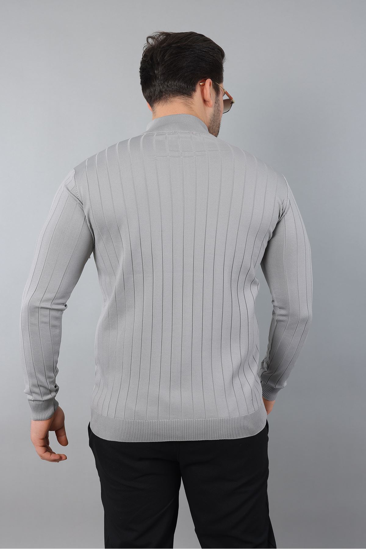 Erkek Dik Yaka Uzun Kol Yarım Fermuar Kendinden Desenli Triko