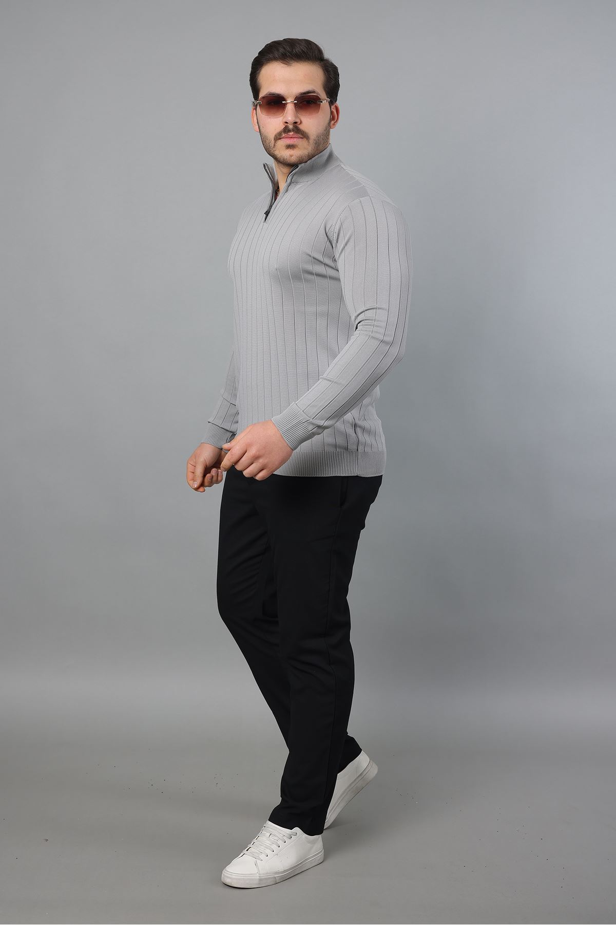 Erkek Dik Yaka Uzun Kol Yarım Fermuar Kendinden Desenli Triko