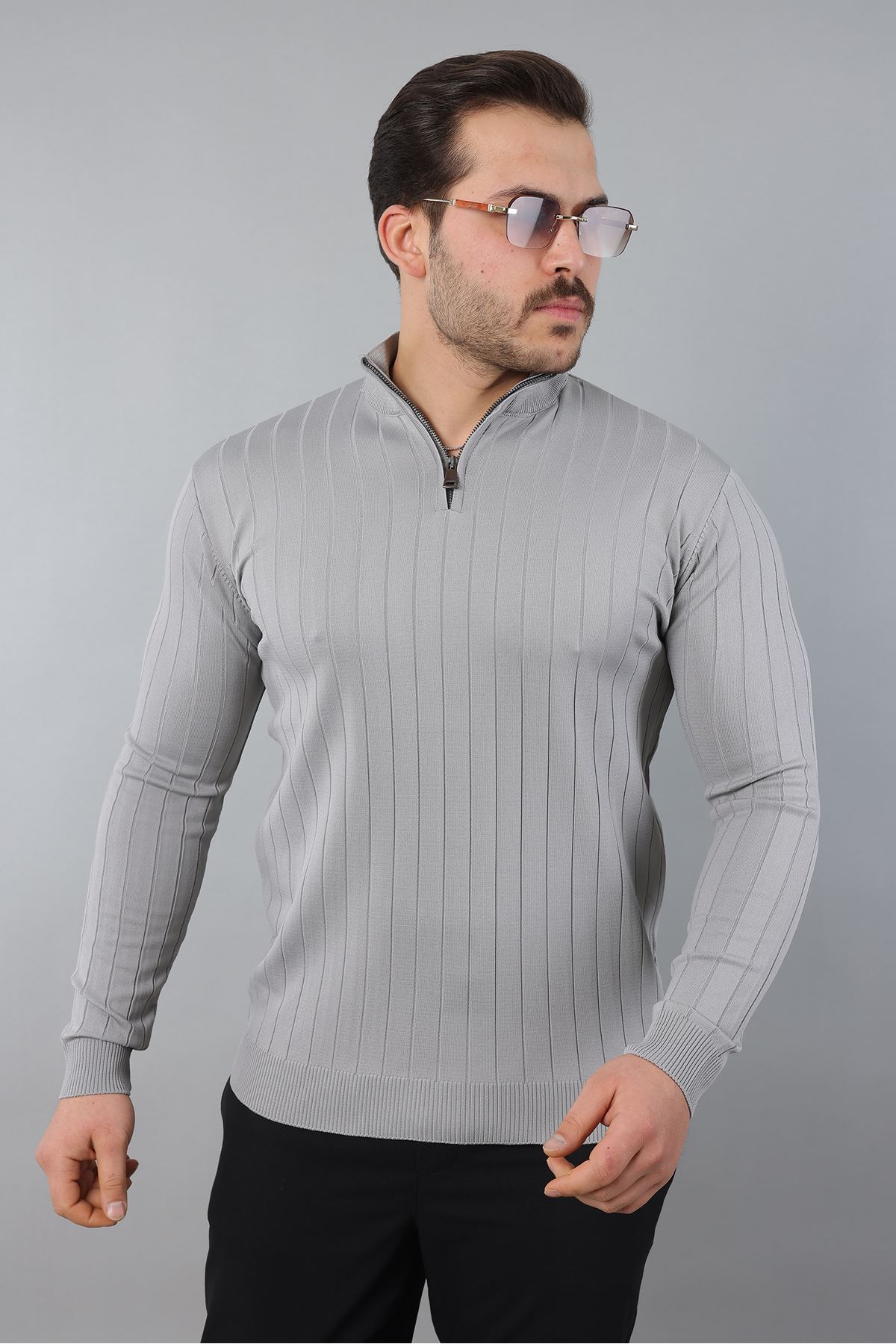 Erkek Dik Yaka Uzun Kol Yarım Fermuar Kendinden Desenli Triko
