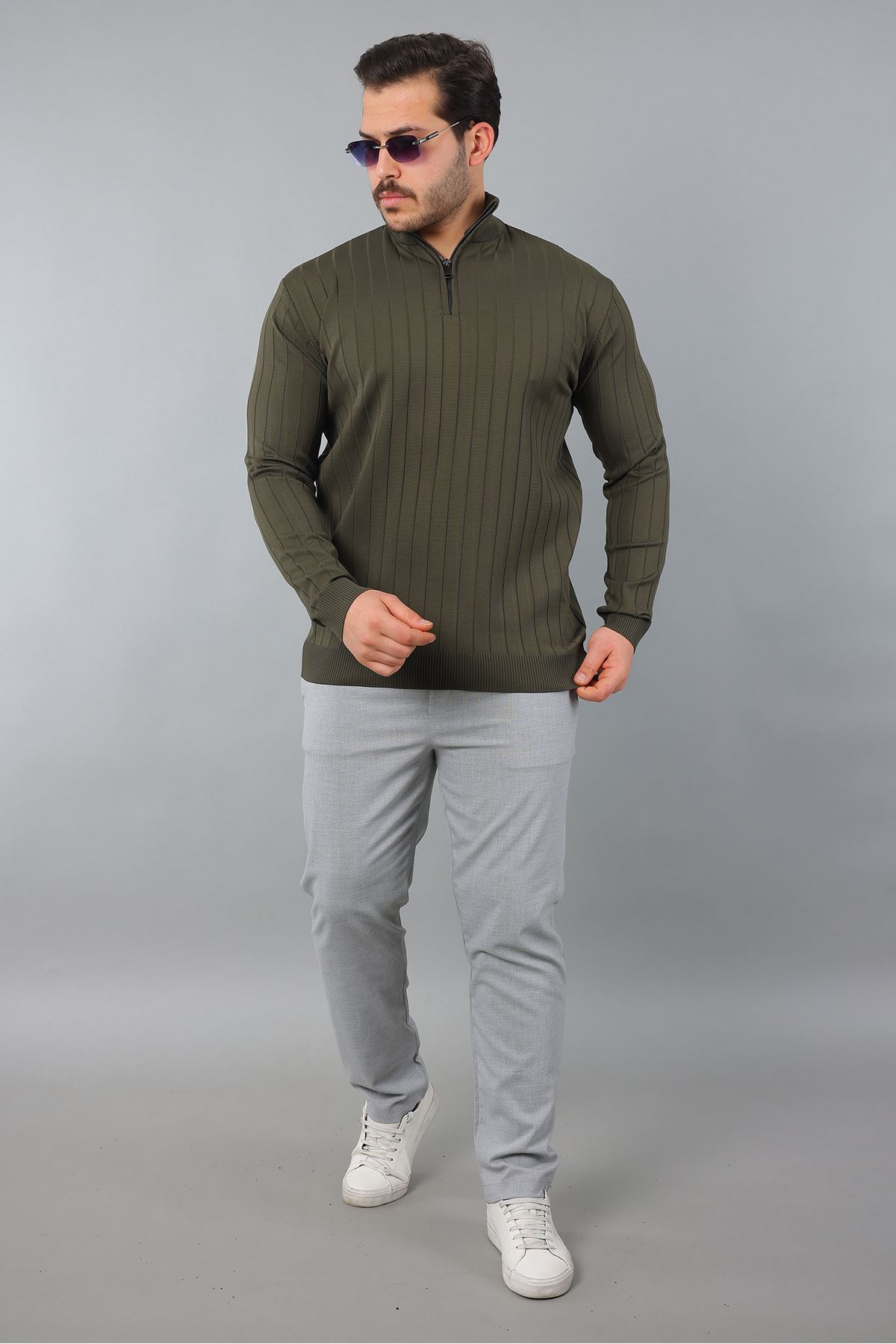 Erkek Dik Yaka Uzun Kol Yarım Fermuar Kendinden Desenli Triko