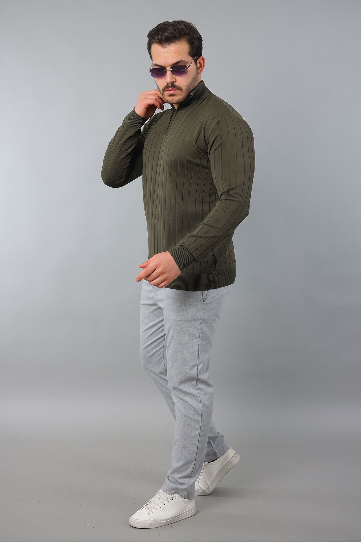 Erkek Dik Yaka Uzun Kol Yarım Fermuar Kendinden Desenli Triko