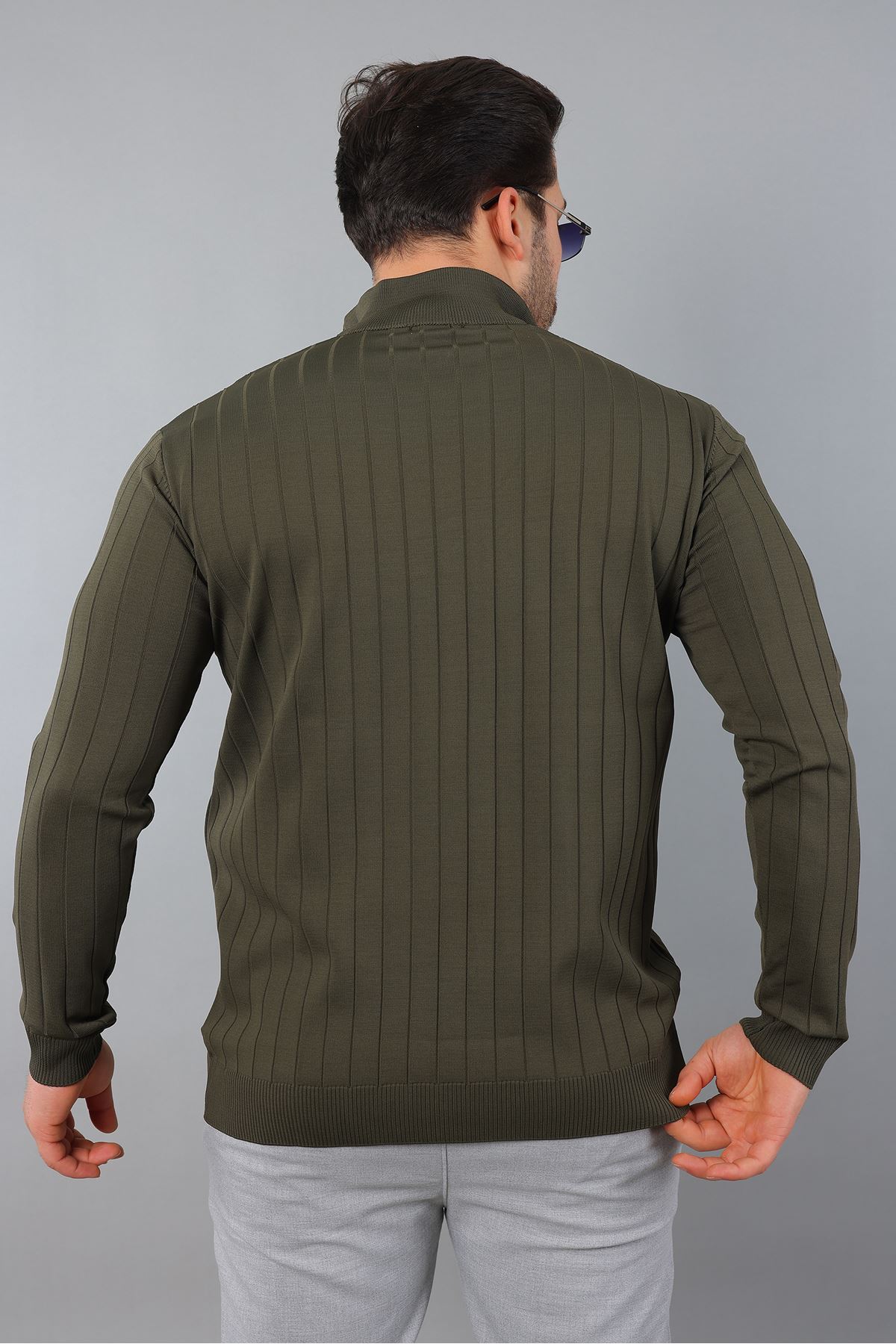 Erkek Dik Yaka Uzun Kol Yarım Fermuar Kendinden Desenli Triko