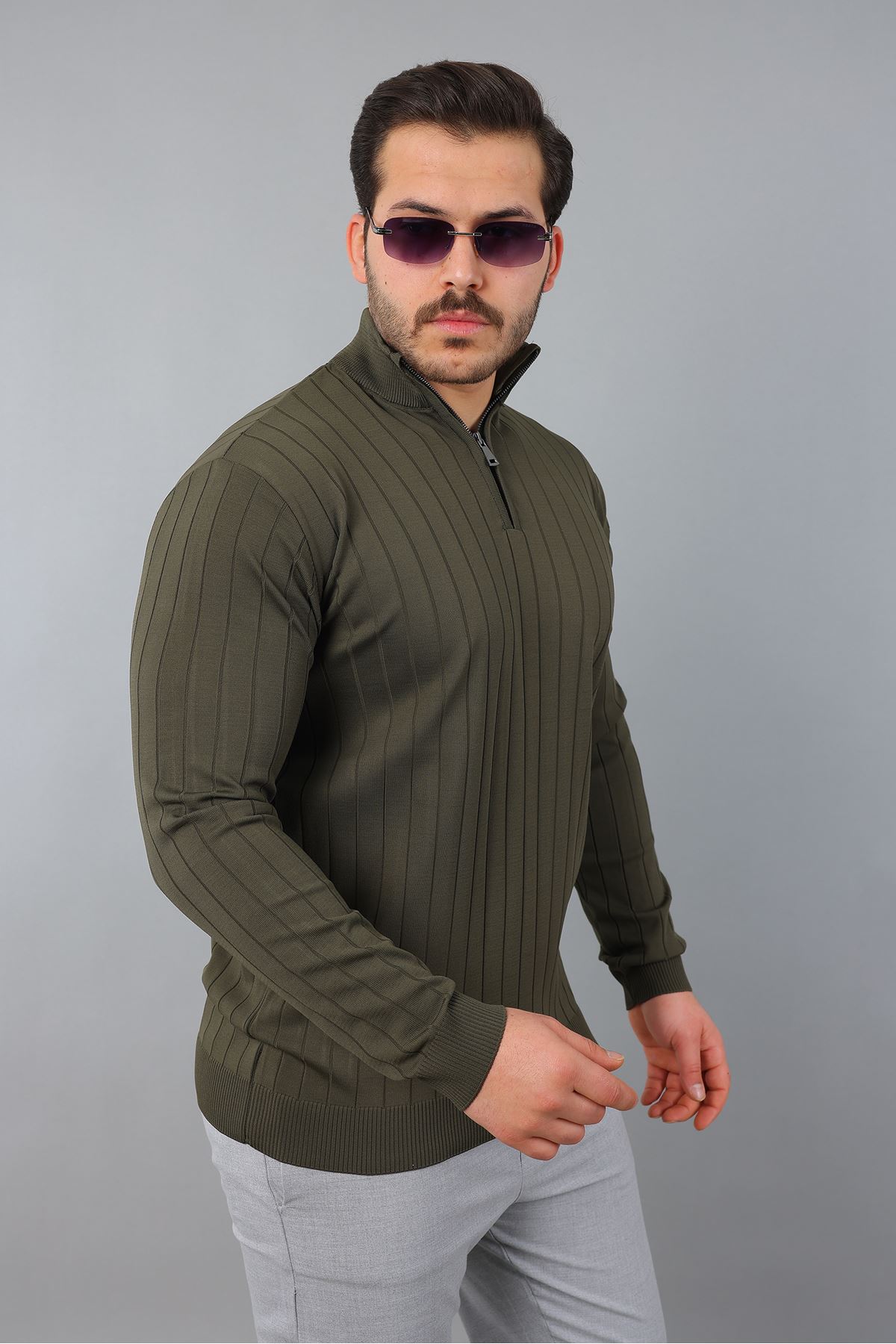 Erkek Dik Yaka Uzun Kol Yarım Fermuar Kendinden Desenli Triko