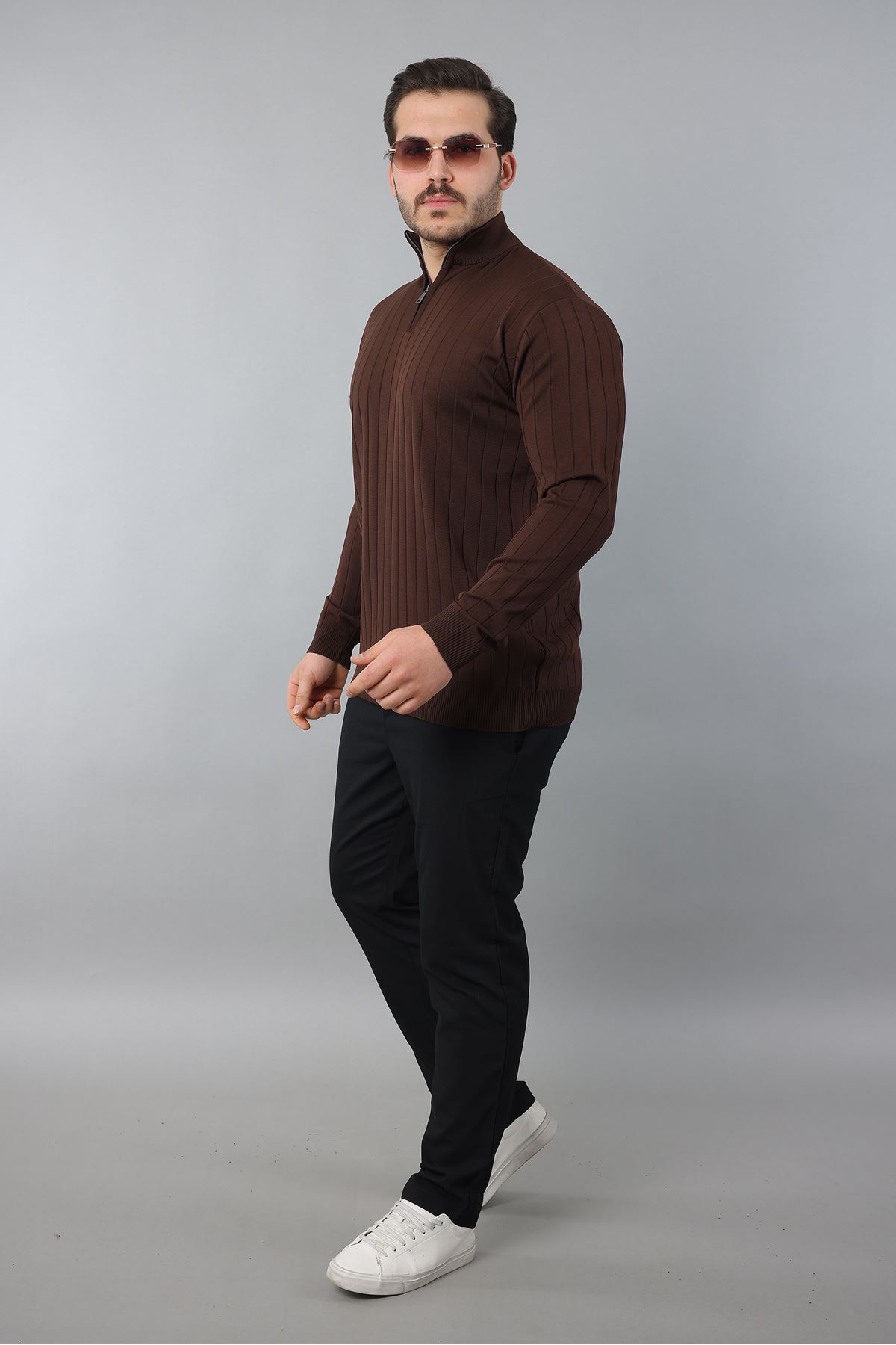 Erkek Dik Yaka Uzun Kol Yarım Fermuar Kendinden Desenli Triko