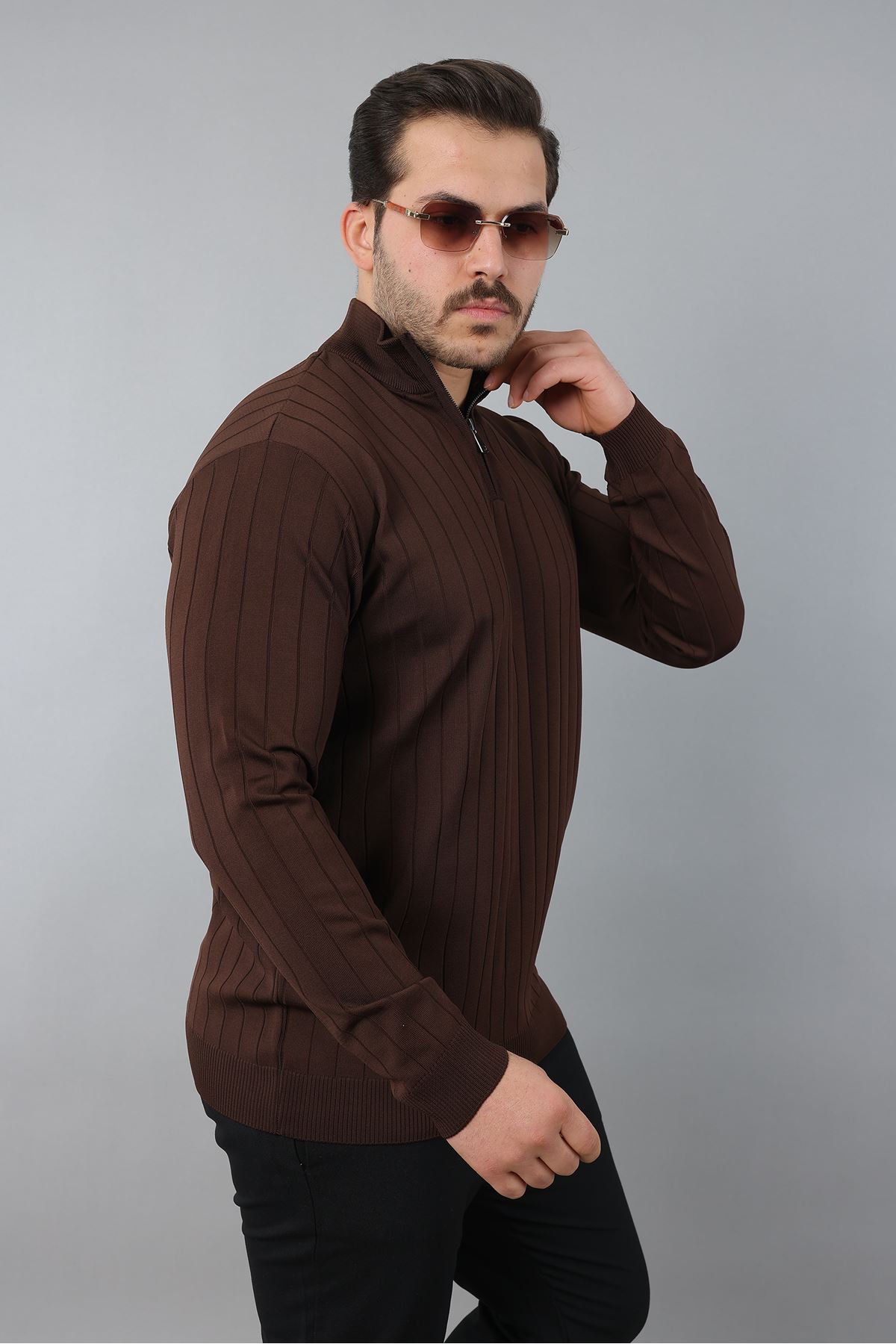 Erkek Dik Yaka Uzun Kol Yarım Fermuar Kendinden Desenli Triko