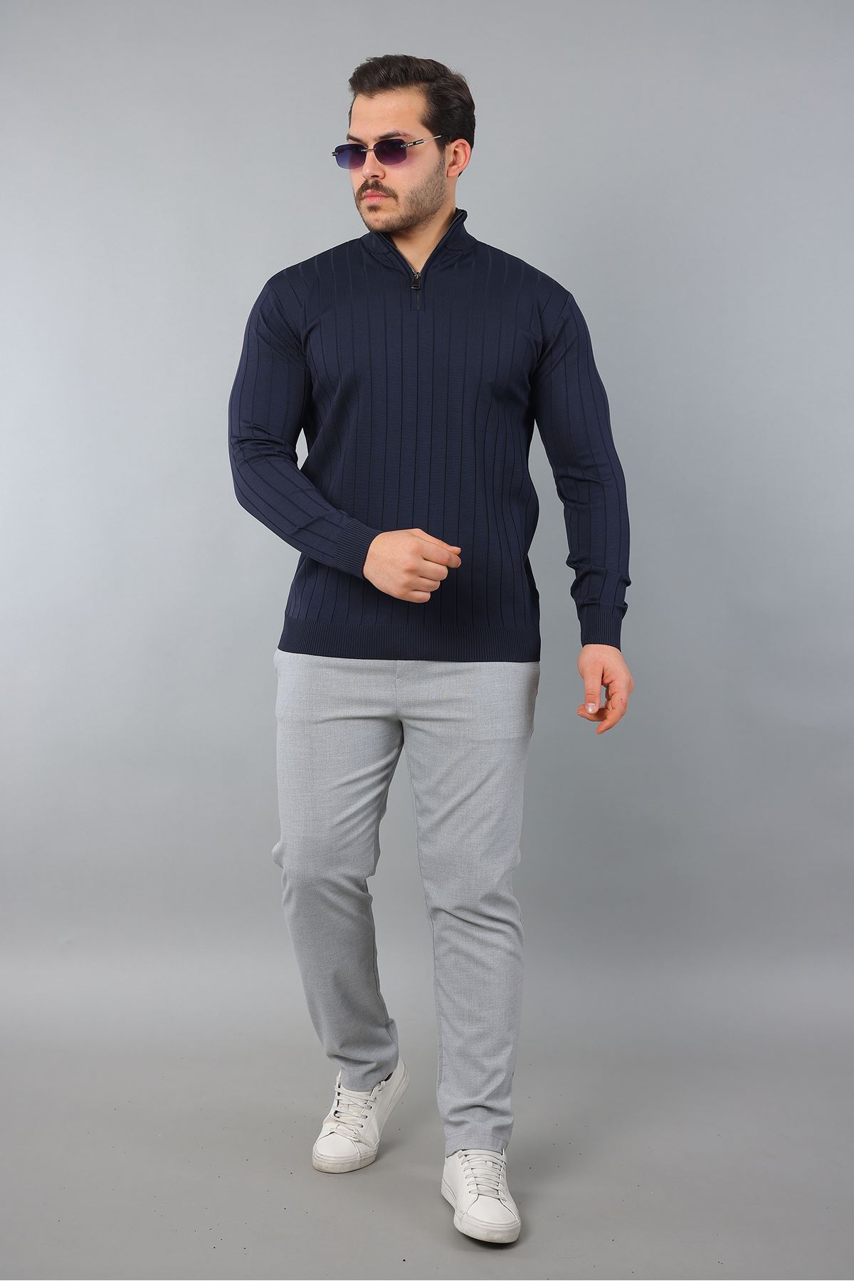 Erkek Dik Yaka Uzun Kol Yarım Fermuar Kendinden Desenli Triko