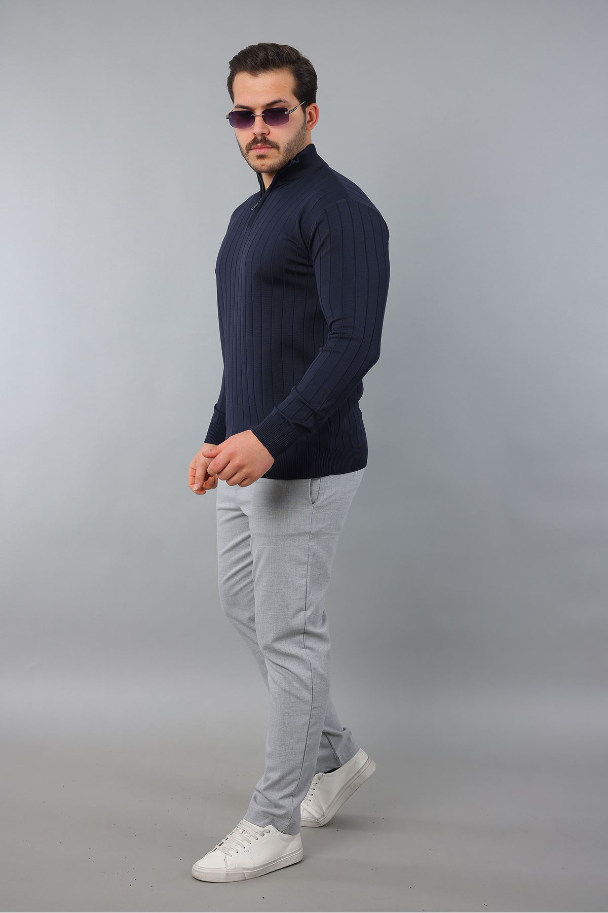 Erkek Dik Yaka Uzun Kol Yarım Fermuar Kendinden Desenli Triko