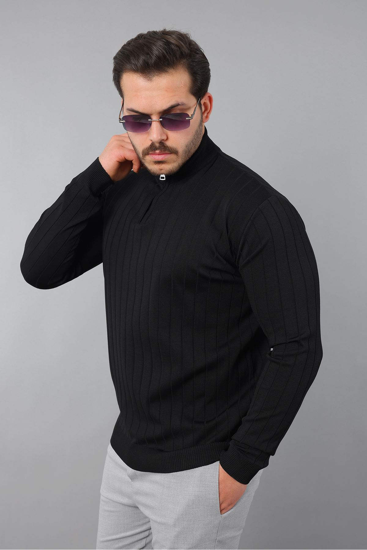 Erkek Dik Yaka Uzun Kol Yarım Fermuar Kendinden Desenli Triko