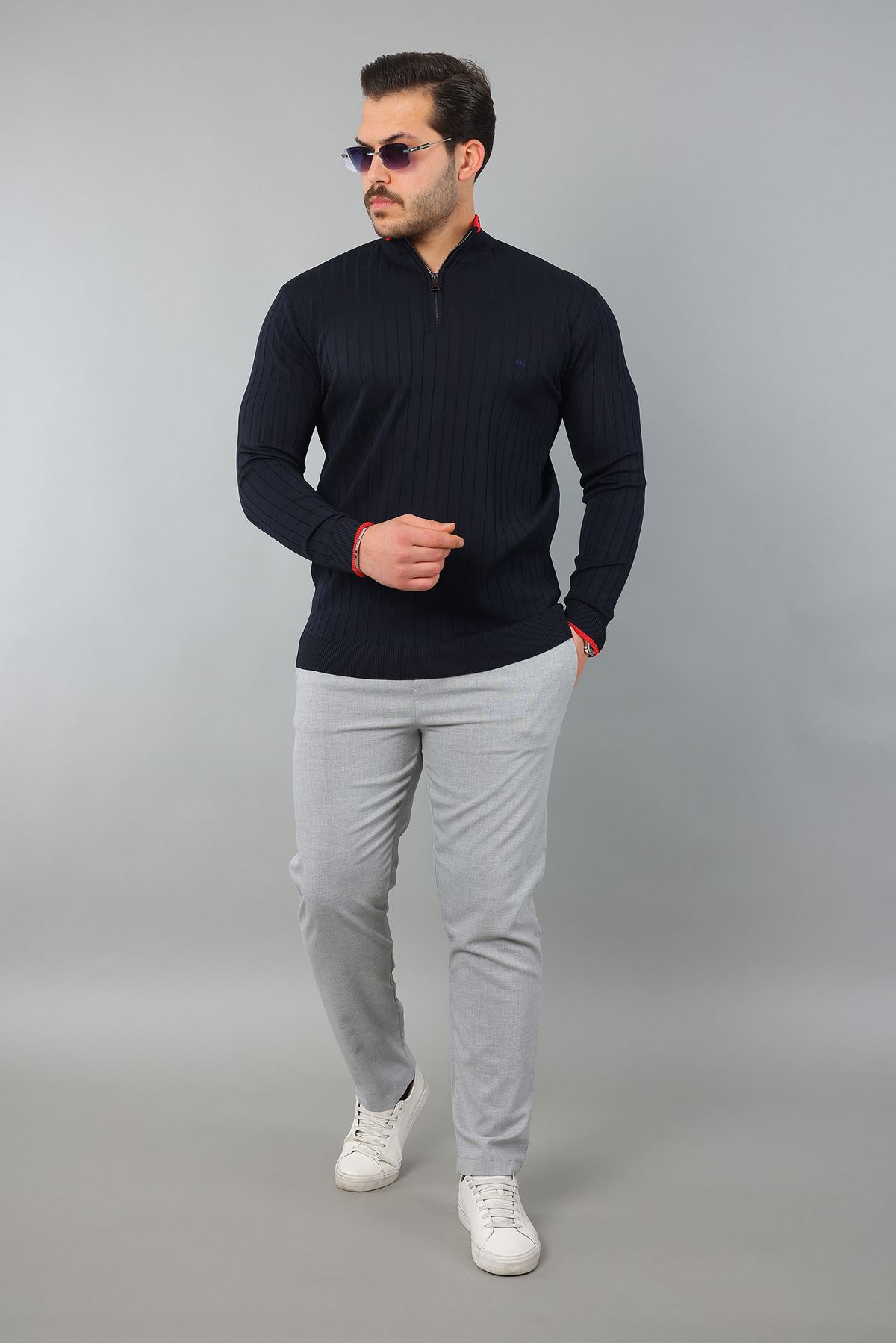 Erkek Uzun Kol Dik Yaka Biyeli Yarım Fermuar Kendinden Desenli Triko