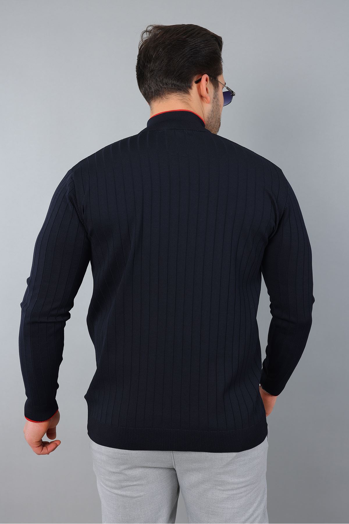 Erkek Uzun Kol Dik Yaka Biyeli Yarım Fermuar Kendinden Desenli Triko