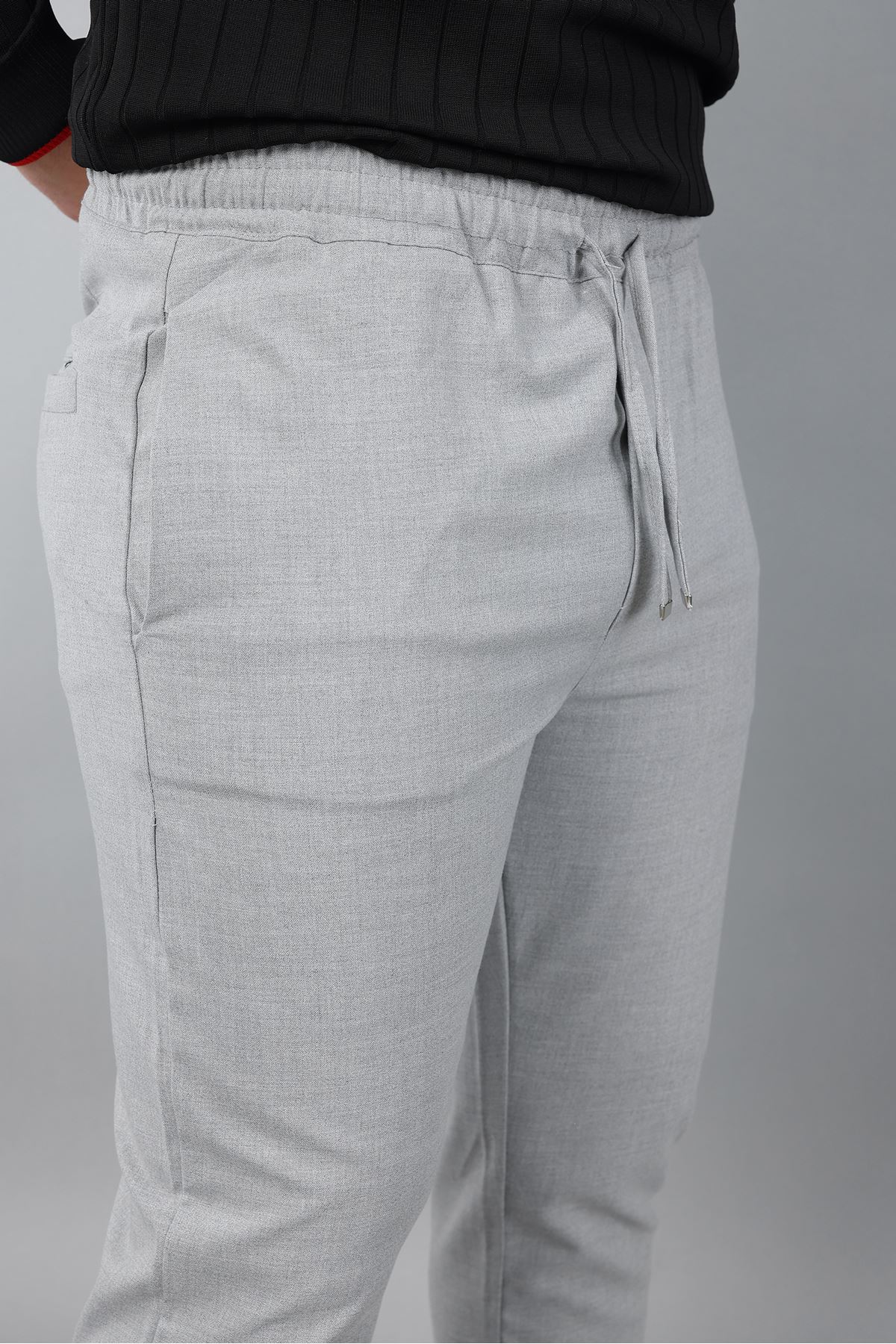 Erkek Uzun Kol Dik Yaka Biyeli Yarım Fermuar Kendinden Desenli Triko