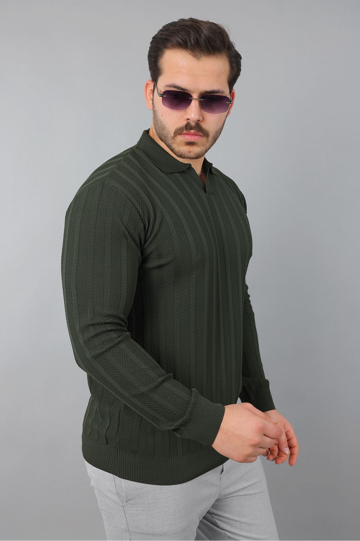 Erkek Apaş Yaka Çizgili Triko