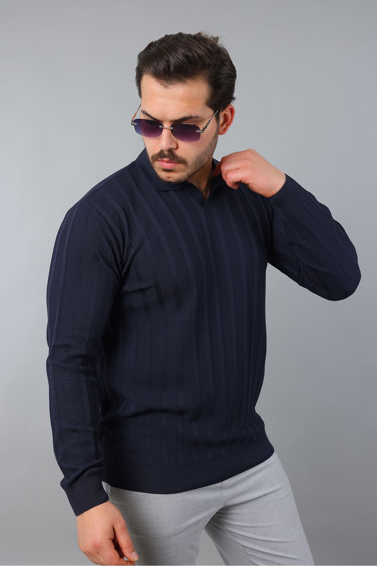 Erkek Apaş Yaka Çizgili Triko