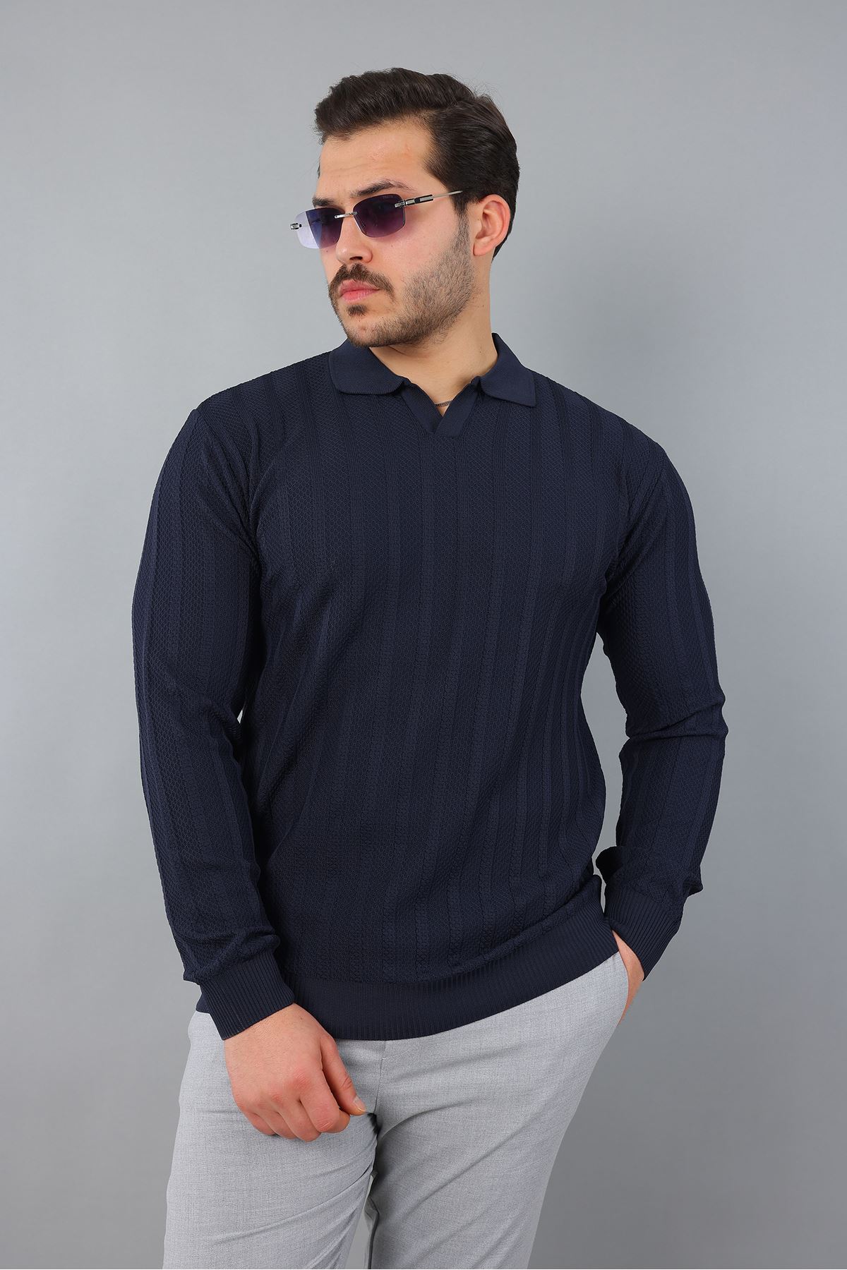 Erkek Apaş Yaka Çizgili Triko