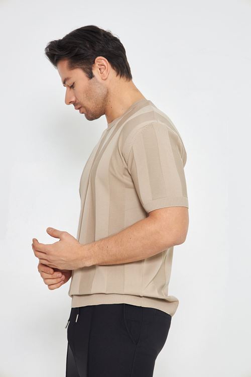 Erkek Kısa Kollu Bisiklet Yaka Düz Kabartma Desen Yaza Uygun Ve Günlük Kullanıma Şık Rahat Triko