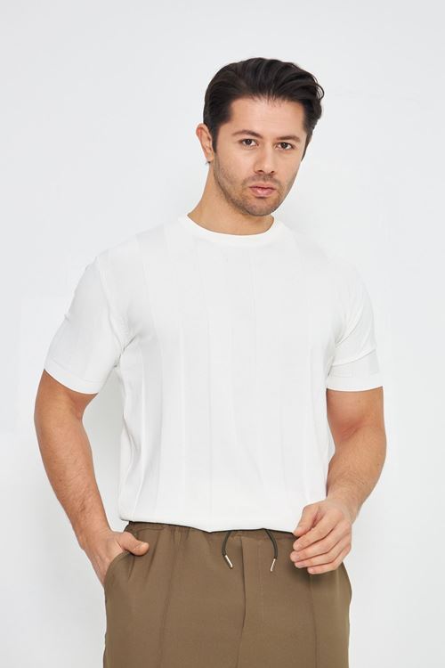 Erkek Kısa Kollu Bisiklet Yaka Düz Kabartma Desen Yaza Uygun Ve Günlük Kullanıma Şık Rahat Triko