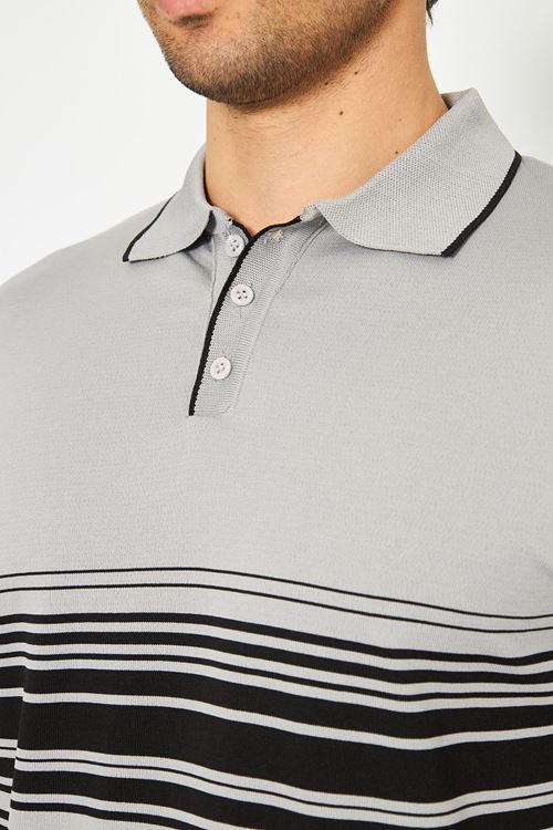 Erkek Göğüs Çizgili Örme Kazak  Şık Ve Rahat Günlük Kullanıma Uygun Düğmeli Polo Yaka Kısa Kol Kazak