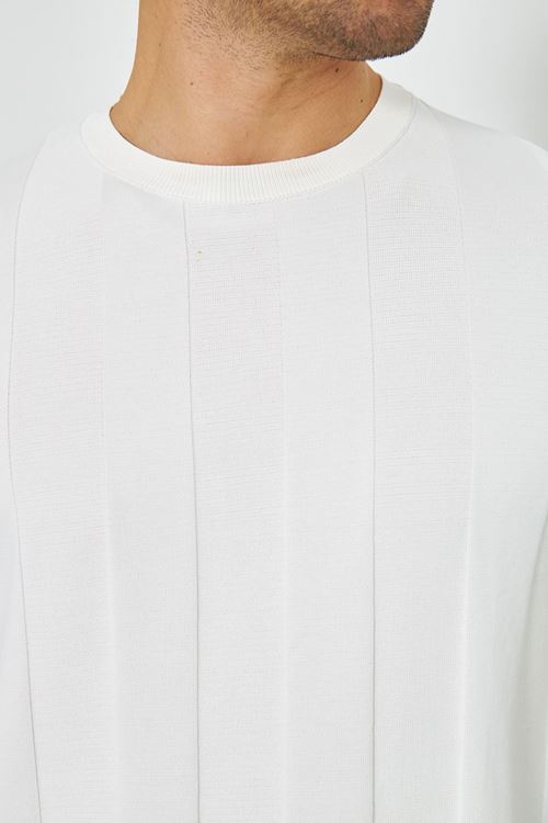 Erkek Kısa Kollu Bisiklet Yaka Düz Kabartma Desen Yaza Uygun Ve Günlük Kullanıma Şık Rahat Triko