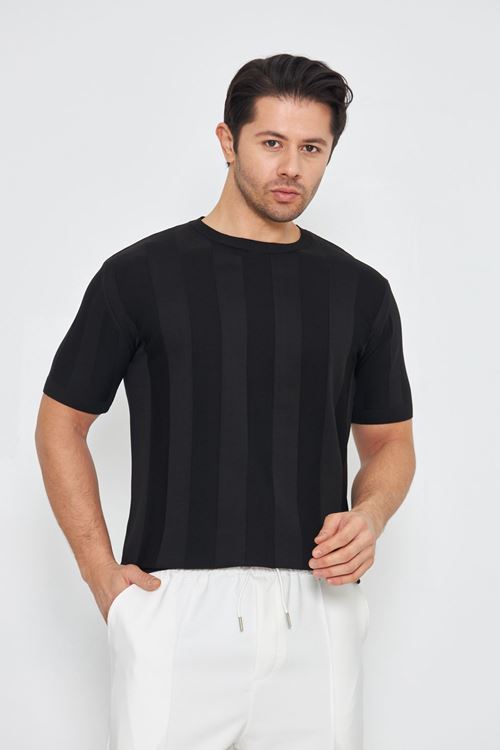 Erkek Kısa Kollu Bisiklet Yaka Düz Kabartma Desen Yaza Uygun Ve Günlük Kullanıma Şık Rahat Triko