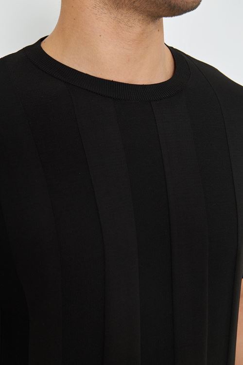 Erkek Kısa Kollu Bisiklet Yaka Düz Kabartma Desen Yaza Uygun Ve Günlük Kullanıma Şık Rahat Triko