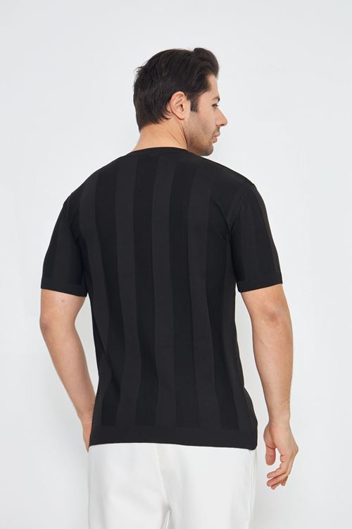 Erkek Kısa Kollu Bisiklet Yaka Düz Kabartma Desen Yaza Uygun Ve Günlük Kullanıma Şık Rahat Triko