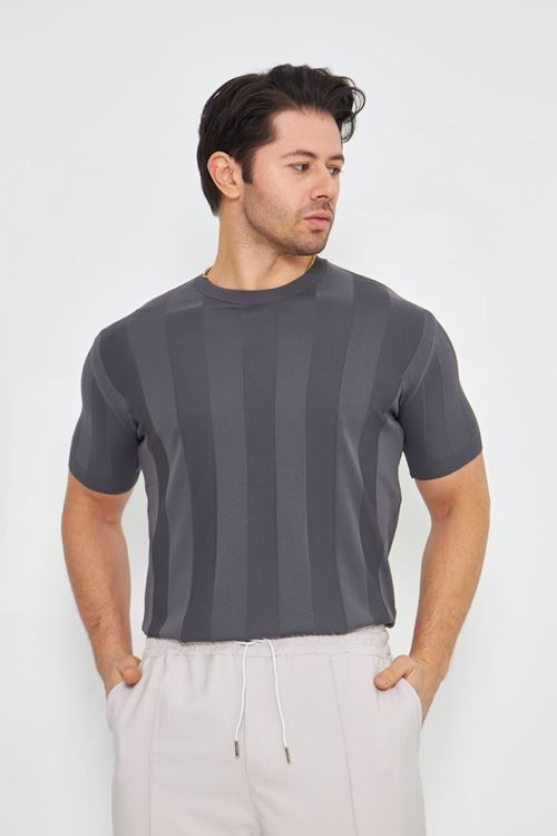 Erkek Kısa Kollu Bisiklet Yaka Düz Kabartma Desen Yaza Uygun Ve Günlük Kullanıma Şık Rahat Triko