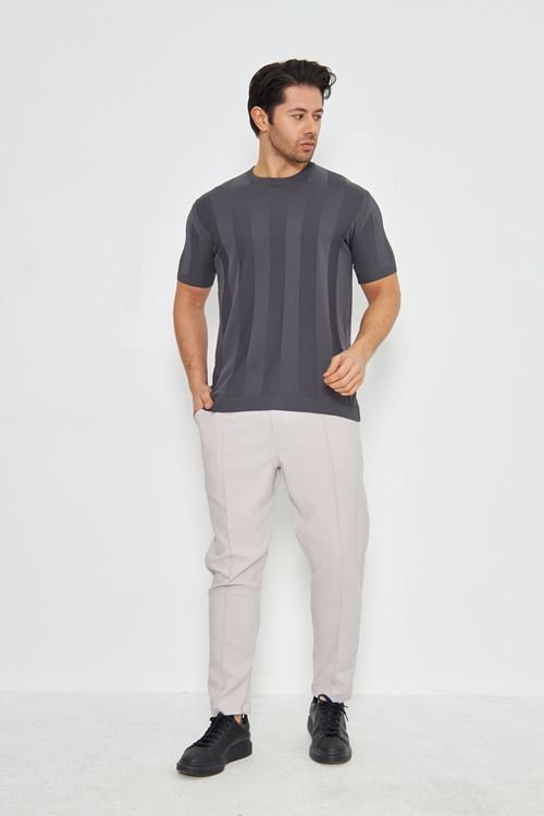 Erkek Kısa Kollu Bisiklet Yaka Düz Kabartma Desen Yaza Uygun Ve Günlük Kullanıma Şık Rahat Triko