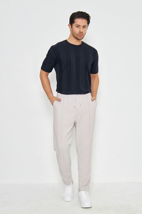 Erkek Kısa Kollu Bisiklet Yaka Düz Kabartma Desen Yaza Uygun Ve Günlük Kullanıma Şık Rahat Triko