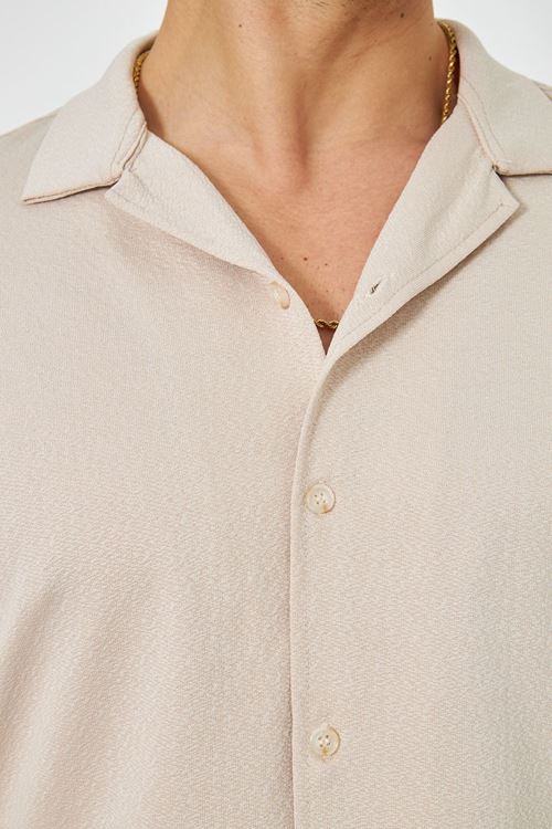 Erkek Yarım Oversize Uzun Kol Apaçi Yaka Ütü Gerektirmeyen Crep Desen Gömlek