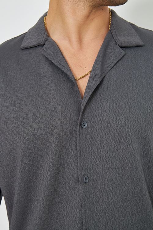 Erkek Yarım Oversize Uzun Kol Apaçi Yaka Ütü Gerektirmeyen Crep Desen Gömlek